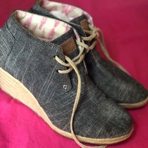 Toms wedges